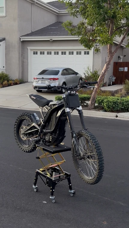 Electric dirt bike left view