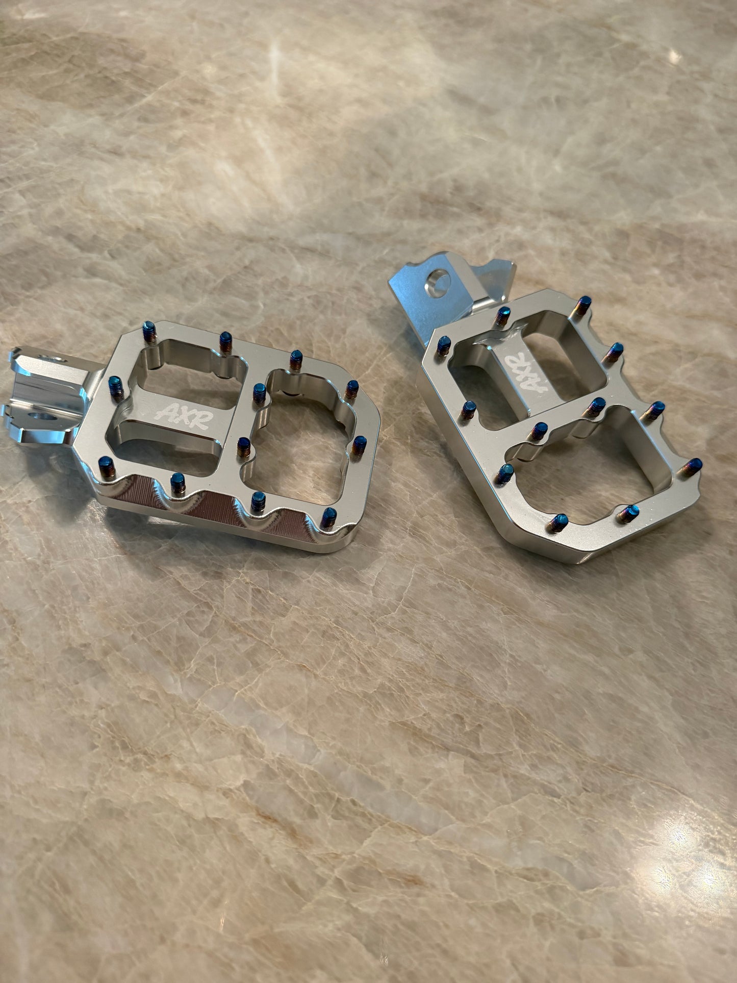 Prickly Style Wide Footpegs